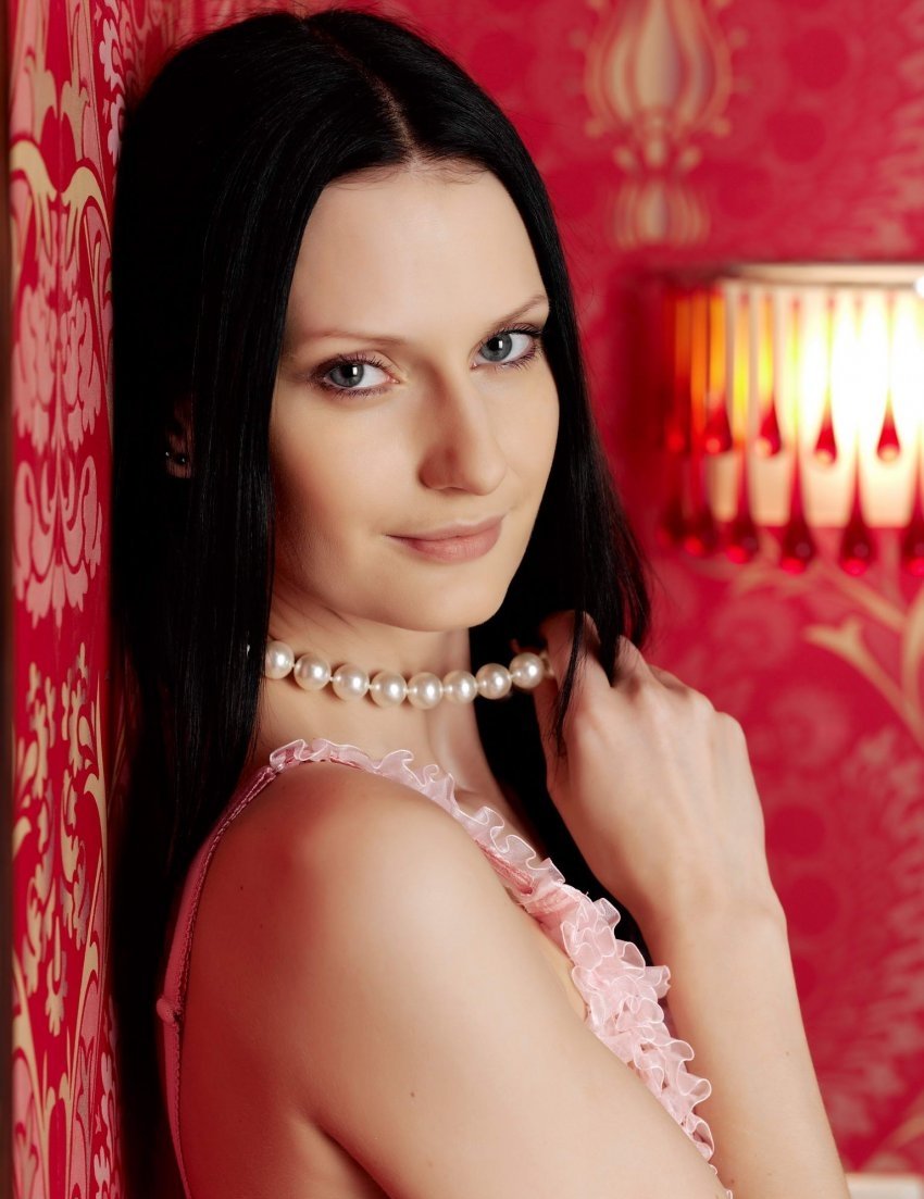 Две девушки ищут опытных мужчин для секса в Две девушки ищут опытных мужчин для секса в