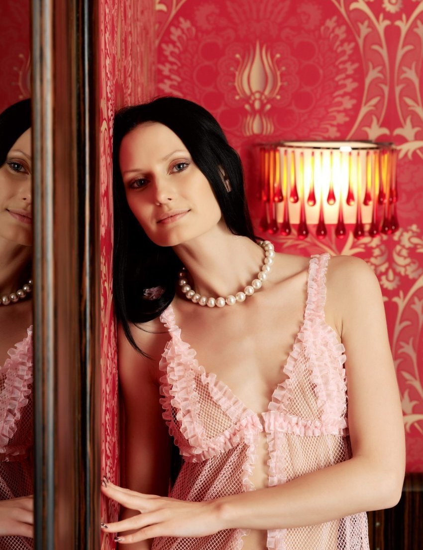 Две девушки ищут опытных мужчин для секса в Две девушки ищут опытных мужчин для секса в