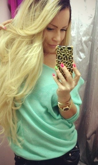 Девушка ждет в гости мужчину в Девушка ждет в гости мужчину в