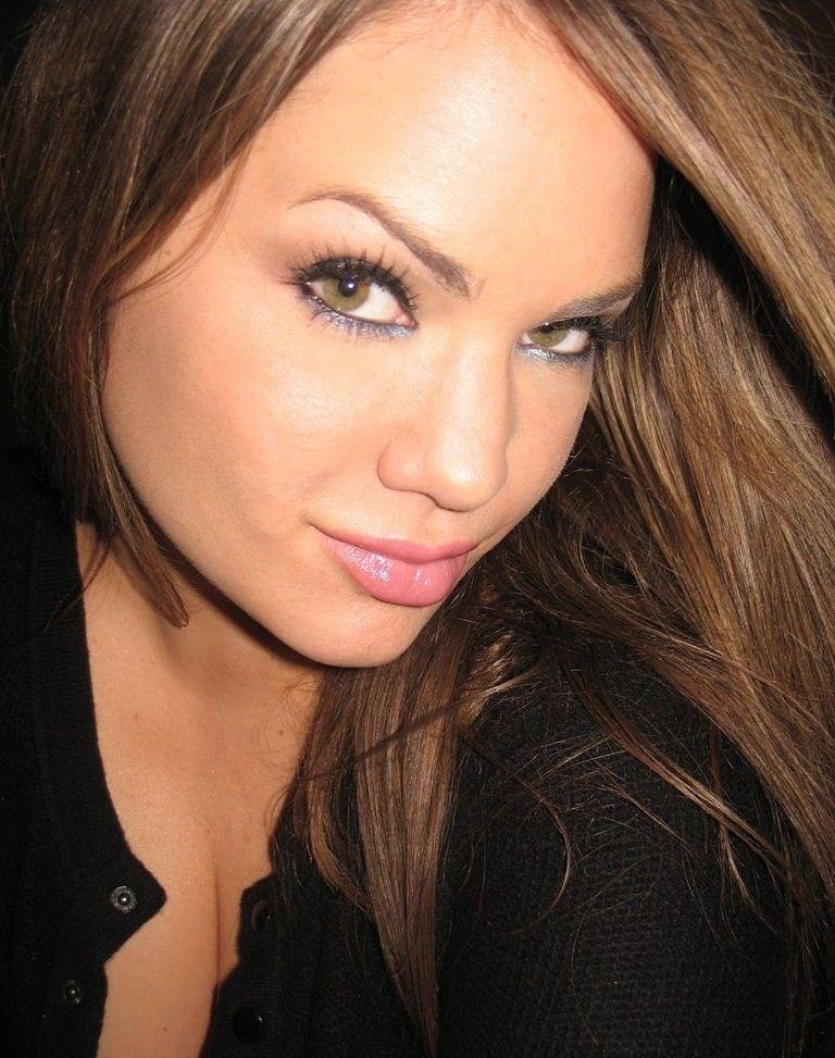 Девушка проведу интимный вечер в компании приятного мужчины. Девушка проведу интимный вечер в компании приятного мужчины.