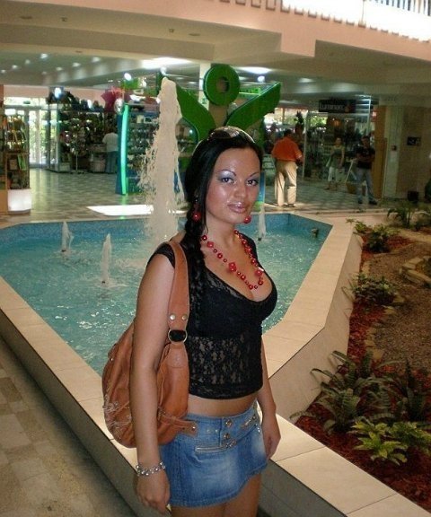 Миниатюрная девушка ищет мужчину в для страстного интима Миниатюрная девушка ищет мужчину в для страстного интима